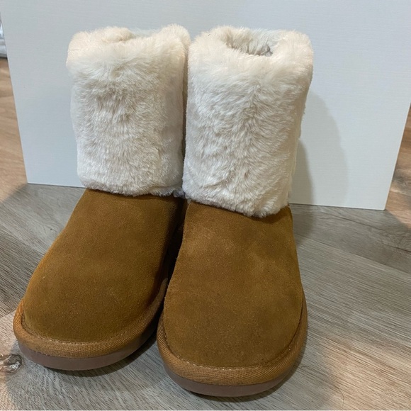 Koolaburra by UGG Aubrei Short Girl’s Booties - Picture 1 of 10